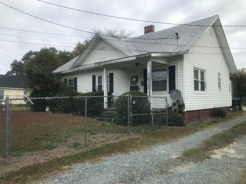 Building Photo - 1106 N George St