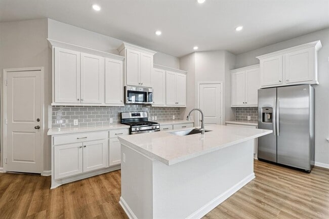 Building Photo - 601 Los Olives Ln