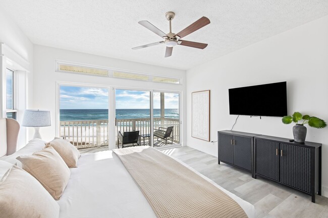 Building Photo - Newly Renovated Beach Front Four Bedroom Home