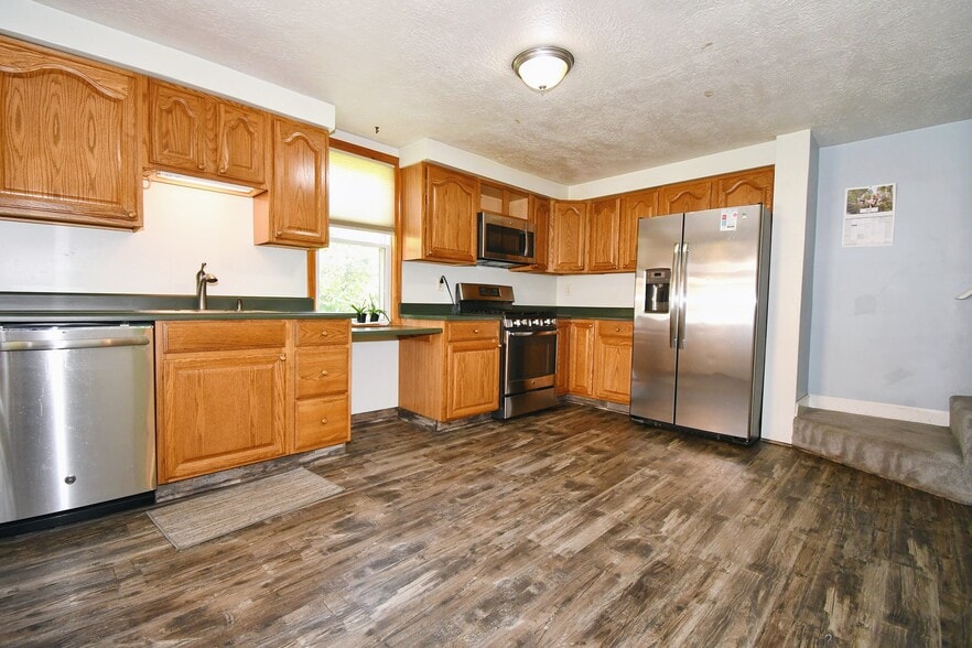 Primary Photo - 1023 Joseph St