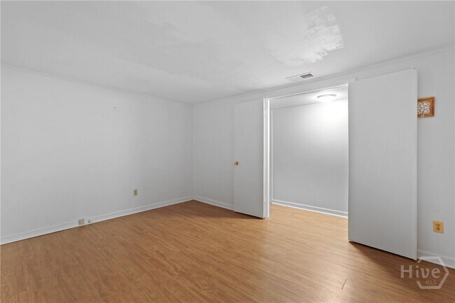 Building Photo - 207 E Charlton St