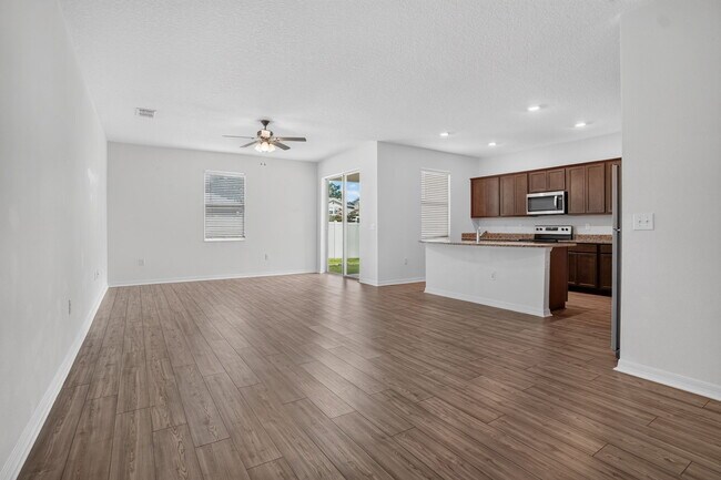 Building Photo - 6170 Dolostone Dr