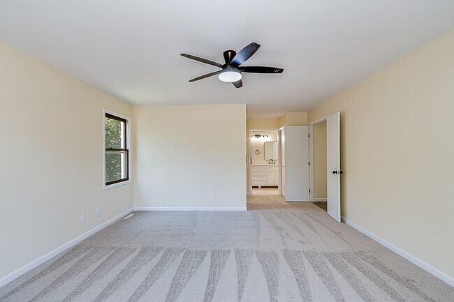 Building Photo - 1724 Westchester Ln