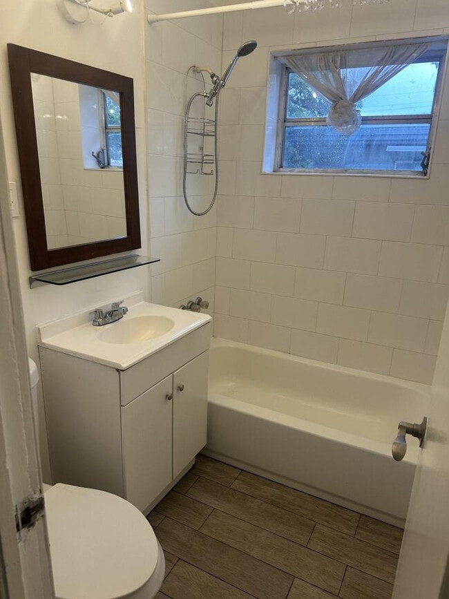 Building Photo - 2435 McKinley St