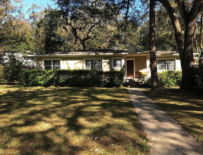 Building Photo - 1512 Sunset Ln