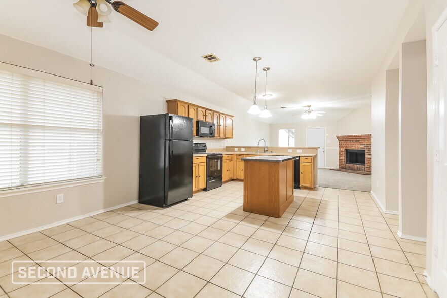 Building Photo - 3824 Clay Mathis Rd