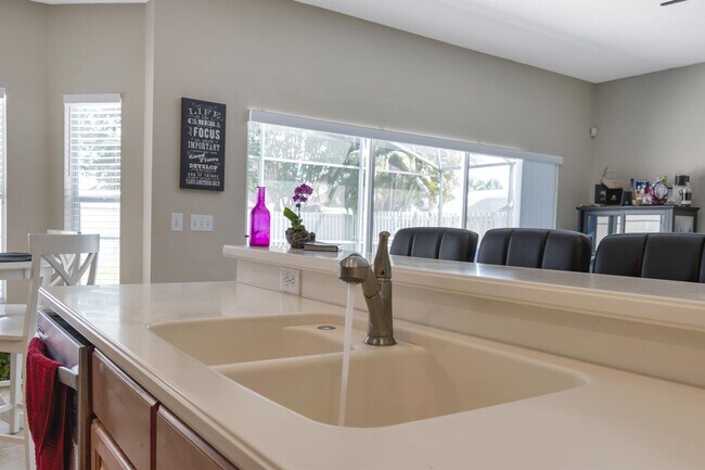 Building Photo - 5145 Marbella Isle Dr