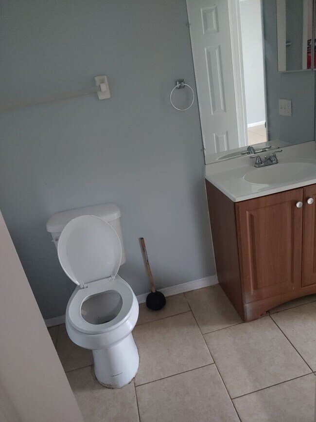 Building Photo - 2584-2586 Chestnut Woods Dr