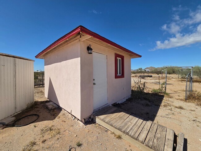 Building Photo - Queen Creek 3 bed / 2 bath on just under 5 Acres! No HOA!