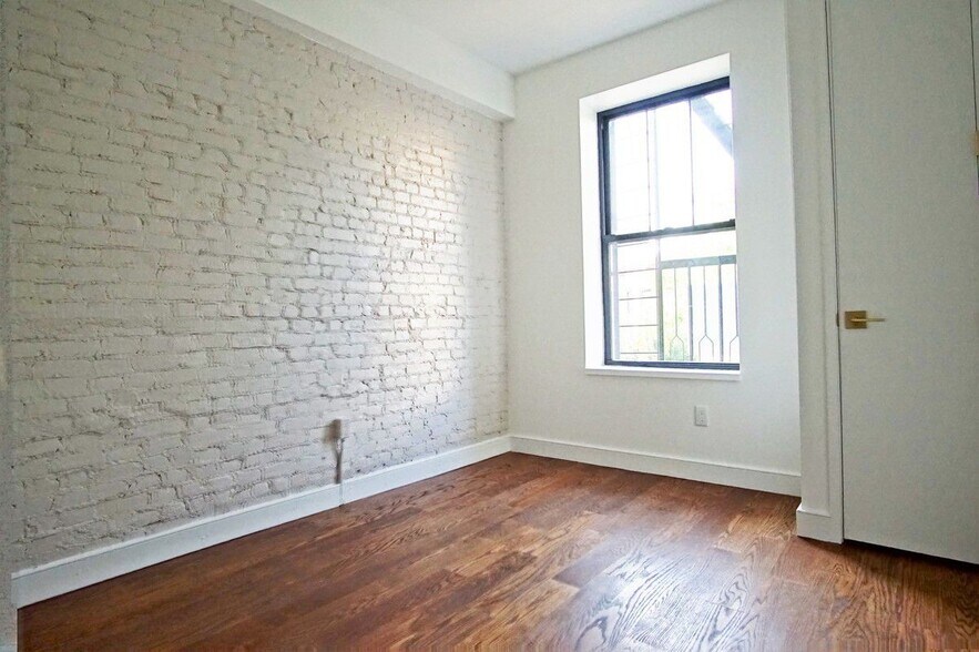 Building Photo - 144 Martense St