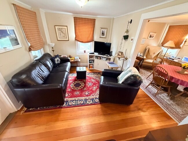 Building Photo - 113 Seaside Ave