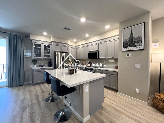 Building Photo - Updated 4bd/3.5ba Natomas Home with Garage!