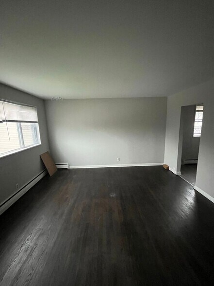 Building Photo - 3140 S Kinnickinnic Ave