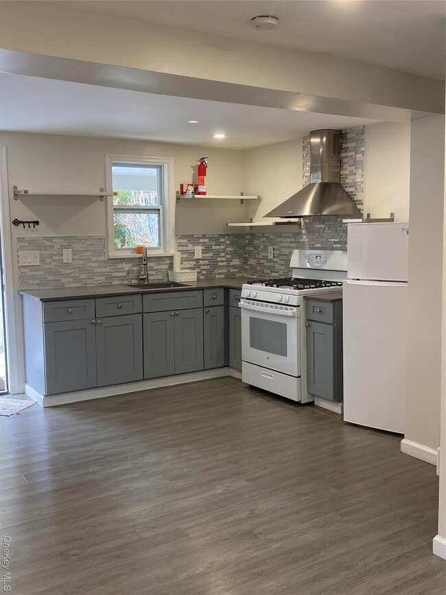 Building Photo - 32 Zimmer Dr