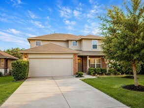 Building Photo - 2205 Bettylou Ln