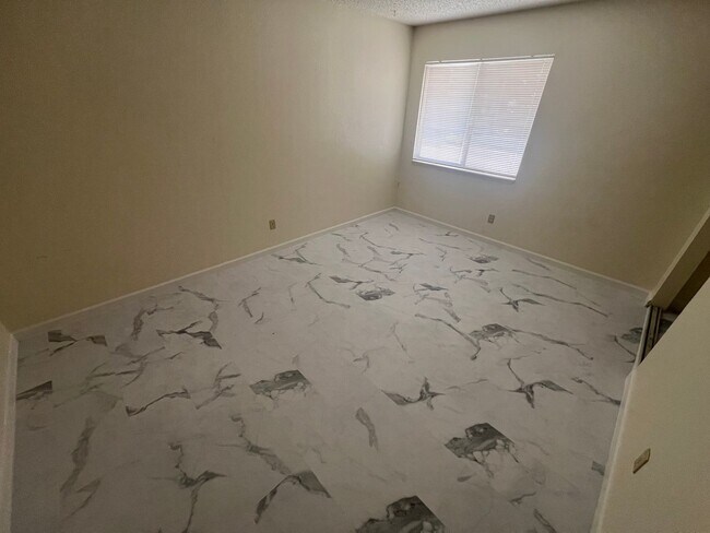 Building Photo - Charming 3-Bedroom in Spring Valley Lake