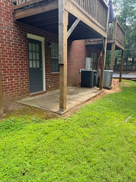 Back door - 101 Davis St