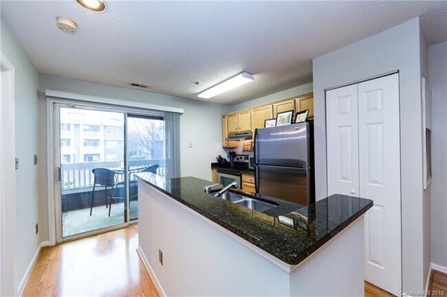 Building Photo - 525 Olmsted Park Plz