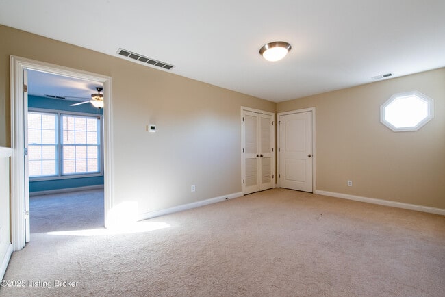Building Photo - 1006 Champions Cir