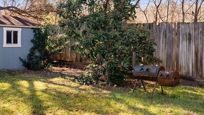 Building Photo - 1618 Chippeway Ln