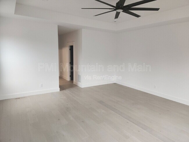 Building Photo - 808 Maybank Dr