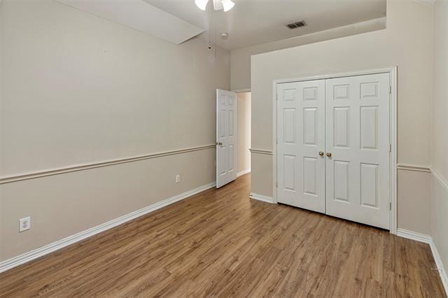 Building Photo - 200 Hawthorne Dr