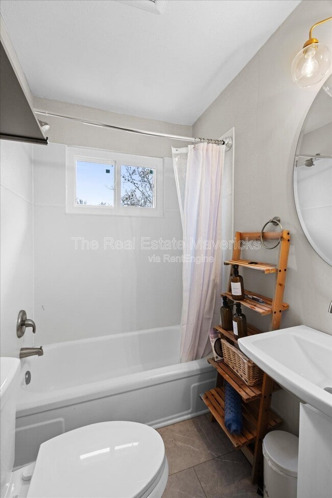 Building Photo - 5312 Slayton Ave