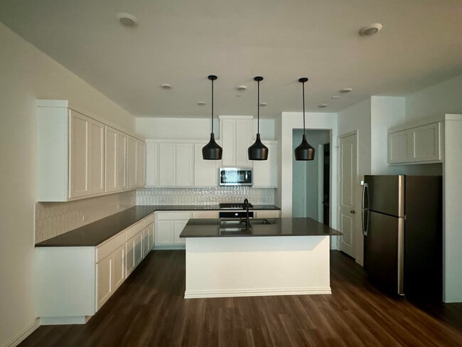Building Photo - 6226 Baritone Ct