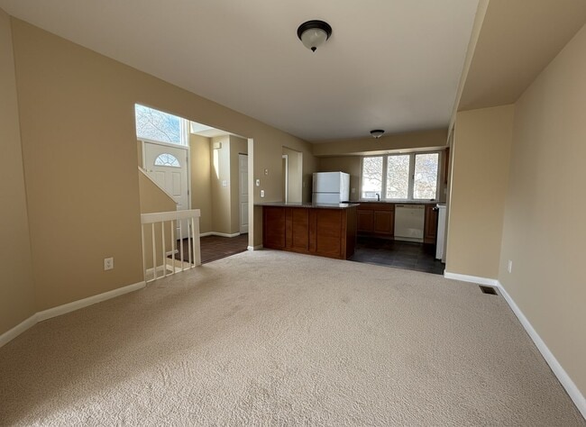 Building Photo - 110 Hamlet Dr