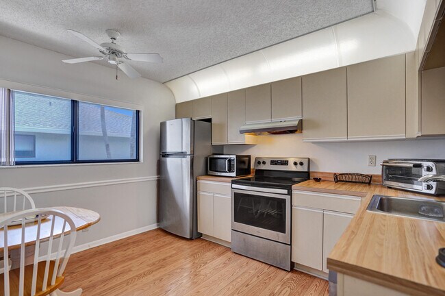 Building Photo - 15235 Lakes of Delray Blvd