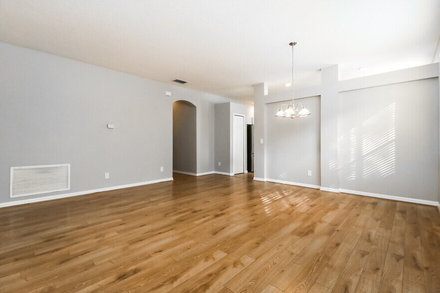 Building Photo - 13043 Terrace Springs Dr