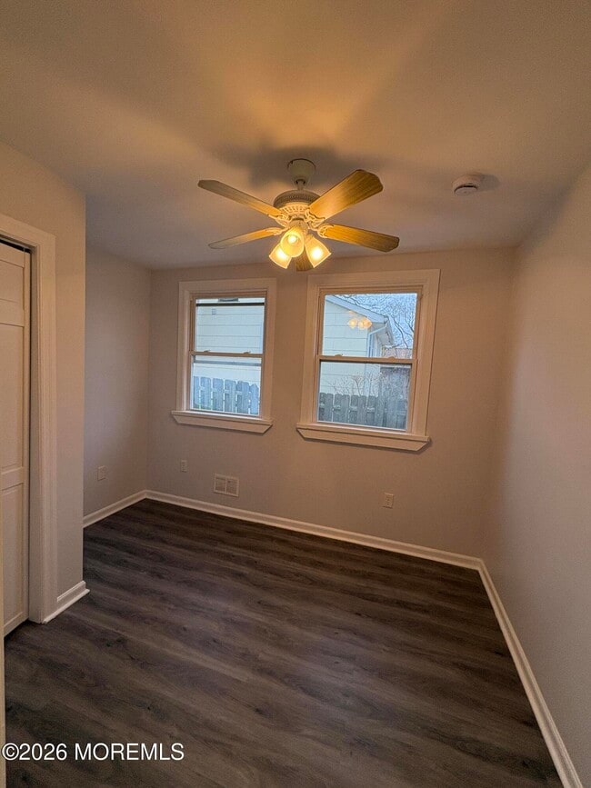 Building Photo - 211 Anthony Ave