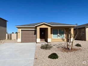 Building Photo - Cozy 4 Bed/2 Bath Newer Home in Coolidge
