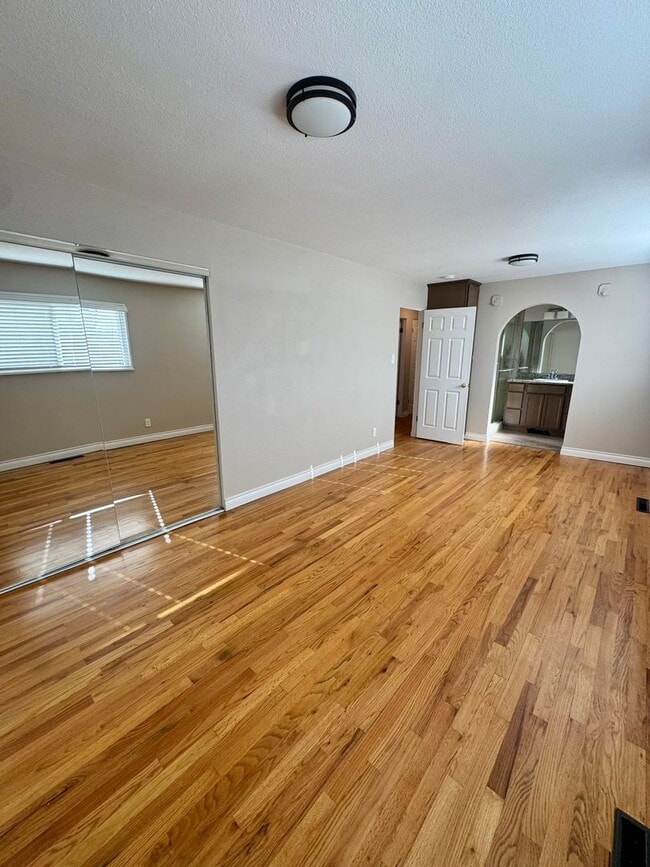 Building Photo - Charming 3 bedroom/2 bath close to UCCS