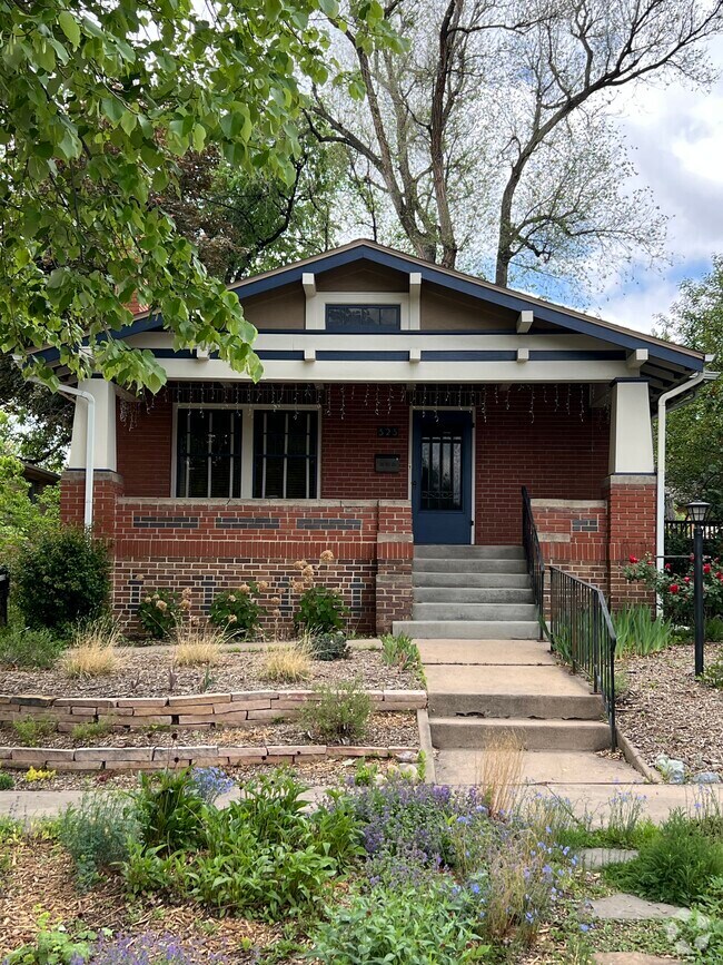 Building Photo - 323 E Magnolia St