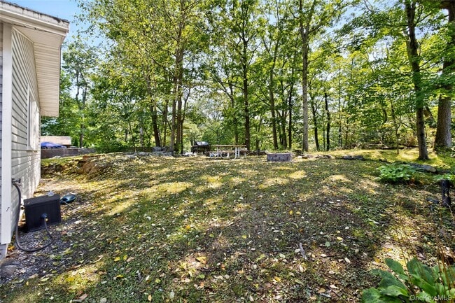 Building Photo - 14 Mountain Trail