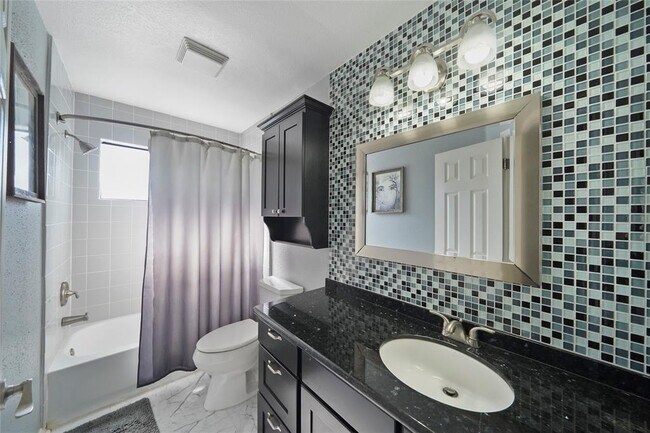 Building Photo - 10035 Red Wolf Ln