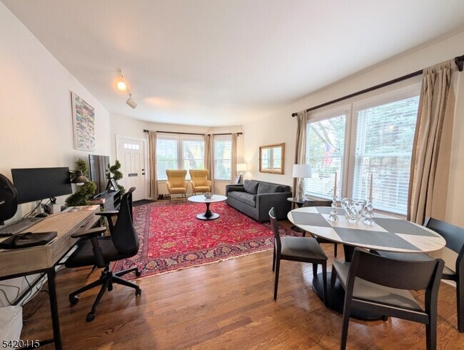 Building Photo - 36 Phoenix Ave