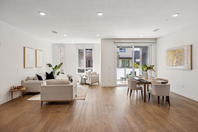 Building Photo - Luxury Single-Level Corner Residence with Wolf Kitchen & Private Garage