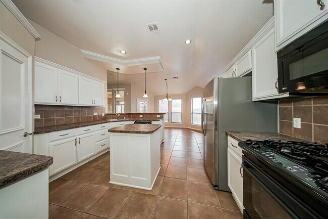 Building Photo - 16621 La Paloma Lane