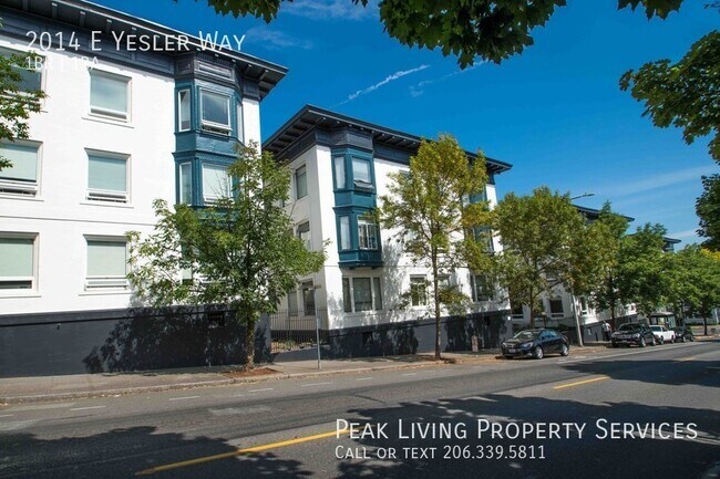 Building Photo - FULLY RENOVATED 1bd/1ba Large Bay Windows!