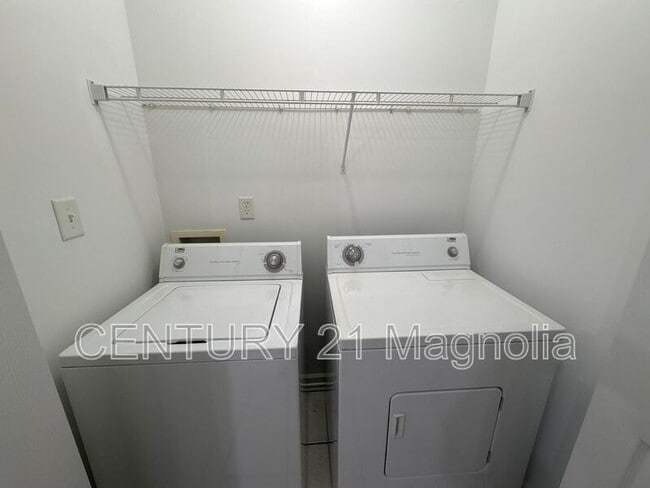 Building Photo - 303 Caldwell Cir