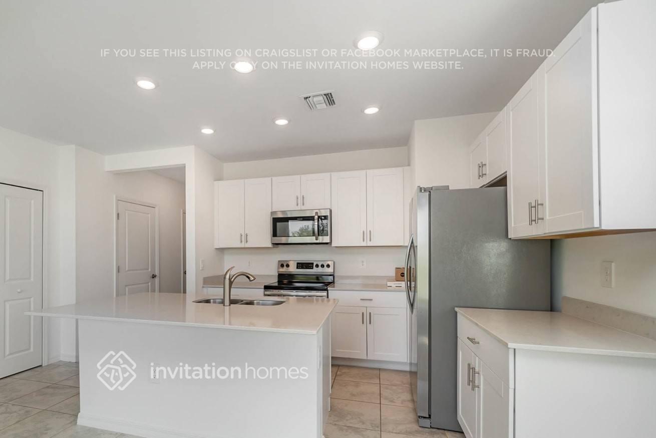 Building Photo - 7147 Greenwood Park Cir