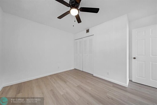 Building Photo - 2031 Coral Ridge Dr