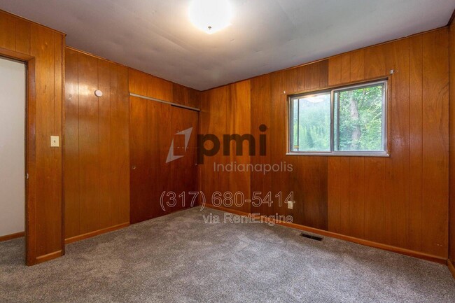 Building Photo - 116 E 19th St