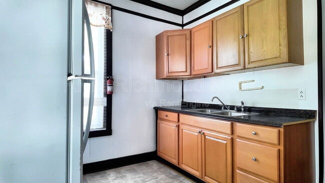 Building Photo - 707 2nd Ave