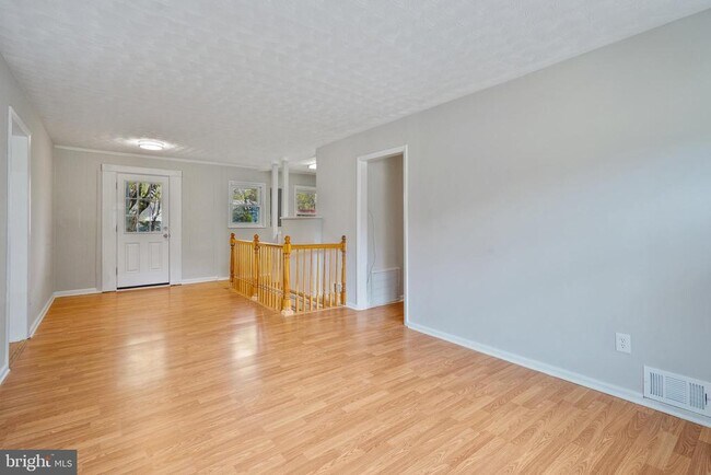 Building Photo - 7421 Nigh Rd