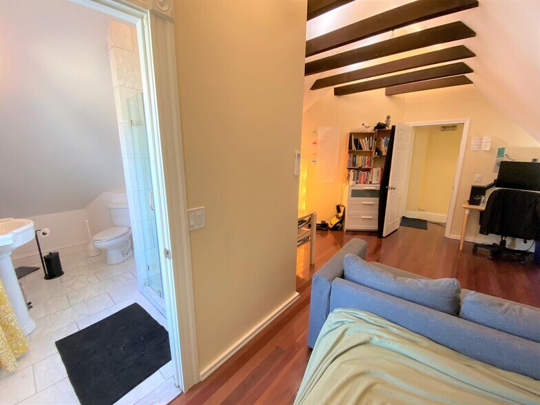 Building Photo - 381 Highland Ave