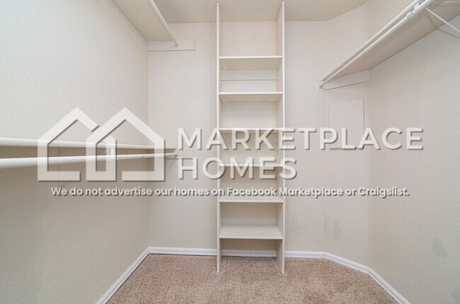 Building Photo - 147 S Golfwood Dr W