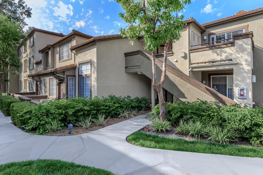 Building Photo - Wood Canyon Villas